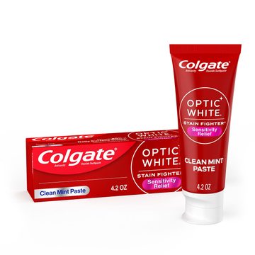 Colgate Optic White Stain Fighter Sensitivity Relief Whitening Toothpaste, Clean Mint Paste, 4.2 oz