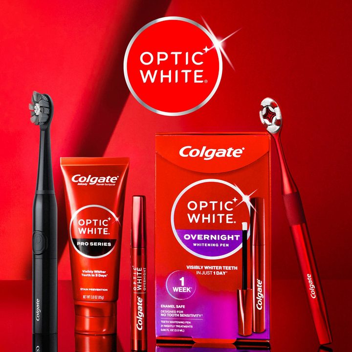 Colgate Optic White Soft Toothbrush for Adults, 1 Pack — view 2